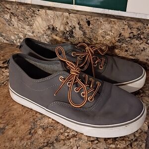 Old Navy Boys Shoes Size 4